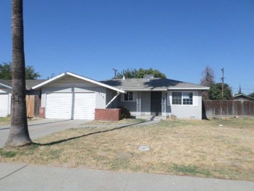 312 W Burlwood Lane, Lemoore, CA 93245