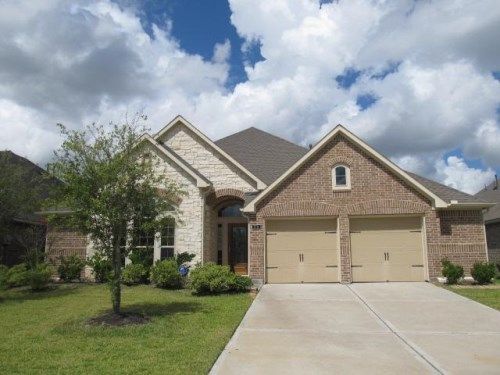 2711 Bamboo Ln, Rosenberg, TX 77471