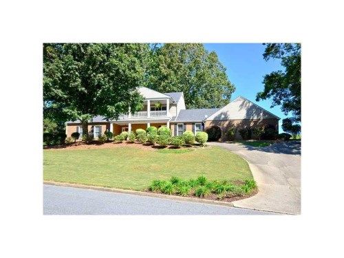 110 Farmstead Lane, Roswell, GA 30075