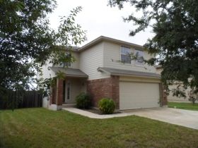 225 Hyltin St, Hutto, TX 78634