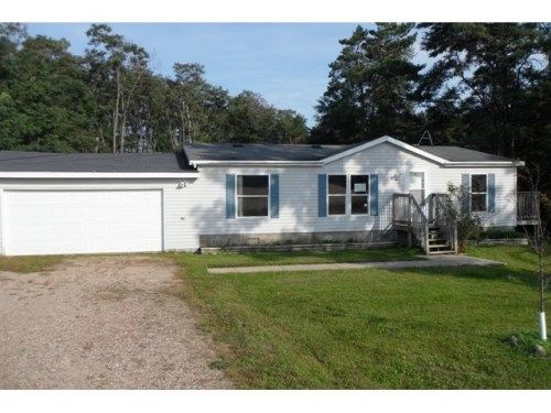 N1370 Holmnlane Rd, Waupaca, WI 54981