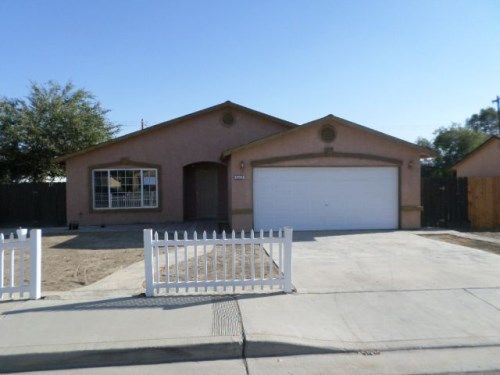 1024 E Lassen Street, Avenal, CA 93204