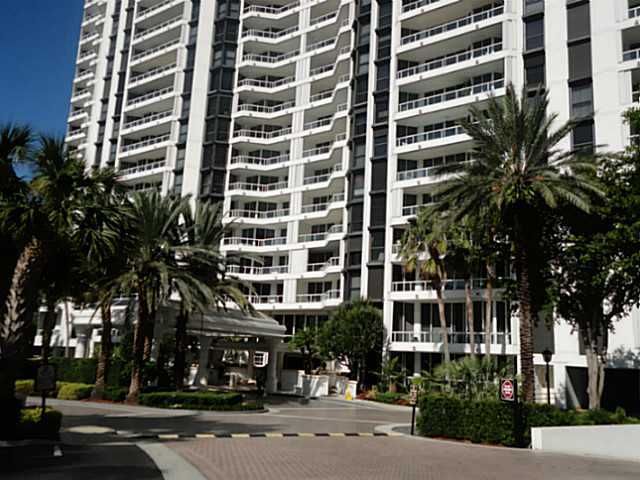 21205 YACHT CLUB DR # 2001, Miami, FL 33180