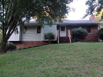 3625 Rustic Hills Dr, Kingsport, TN 37660