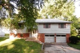 5815 Monrovia St, Shawnee, KS 66216