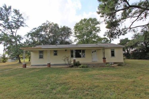 1027 Culver Rd, Falkville, AL 35622