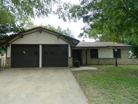 822 S Hyde Park Ave, Denison, TX 75020