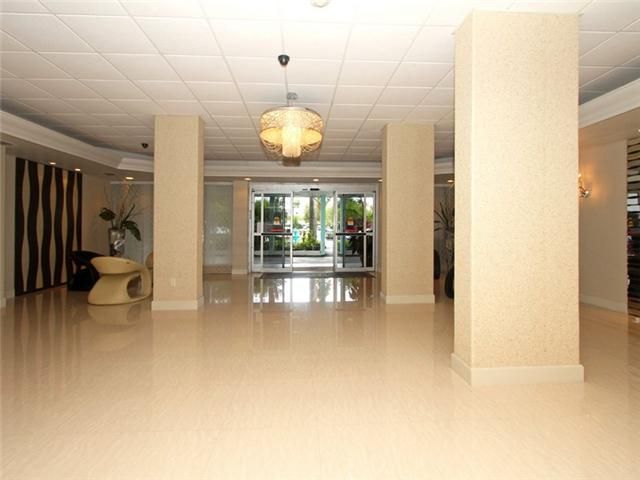 1833 S OCEAN DR # 1708, Hallandale, FL 33009