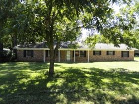 202 Walnut Street, Chandler, TX 75758