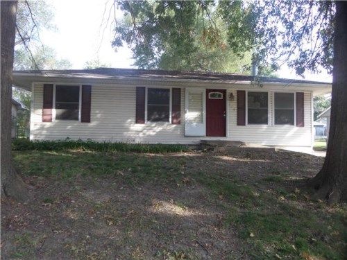 324 Holiday Dr, Lansing, KS 66043