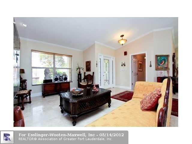 8727 NW 83RD ST, Fort Lauderdale, FL 33321