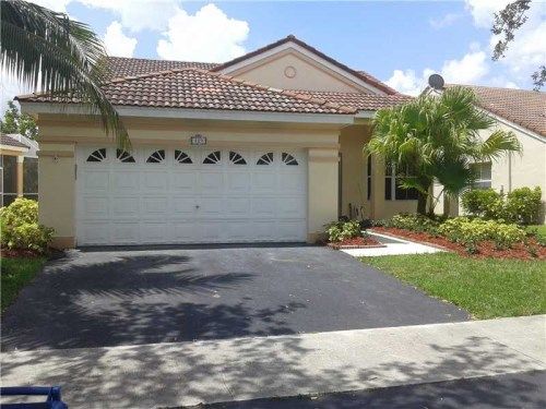 829 FALLING WATER RD, Fort Lauderdale, FL 33326