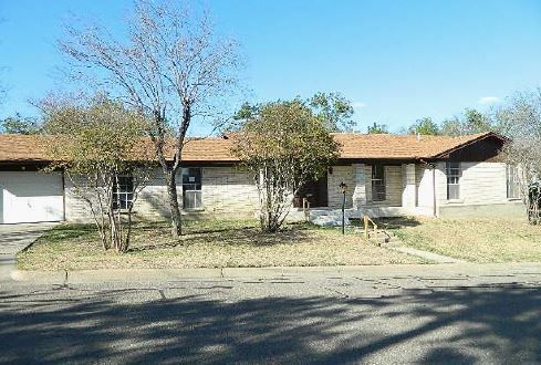 1025 Roswell Street, Eagle Pass, TX 78852