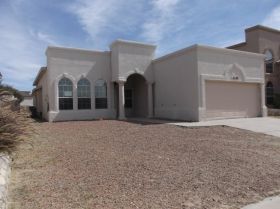 2144 Setting Sun Dr, El Paso, TX 79938