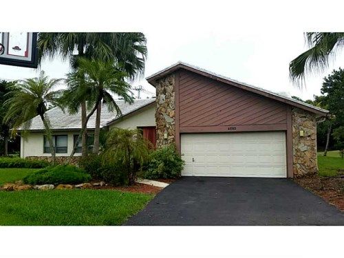 7426 CORKWOOD CR, Fort Lauderdale, FL 33321