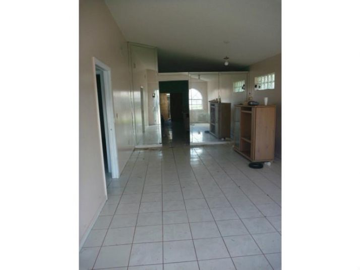 2491 W 73 PL, Hialeah, FL 33016