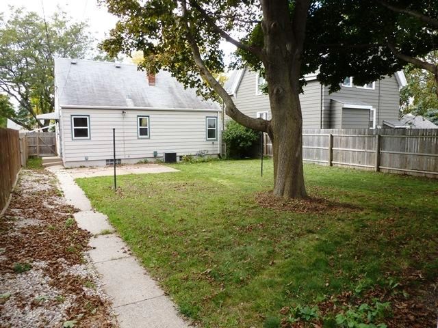 3430 S Herman St, Milwaukee, WI 53207