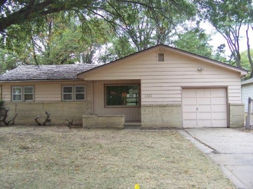 1101 N Edgemoor St, Wichita, KS 67208