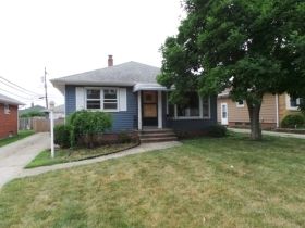 12208 Thraves Road, Cleveland, OH 44125