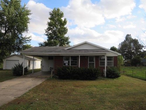 761 E Poplar St, Piggott, AR 72454