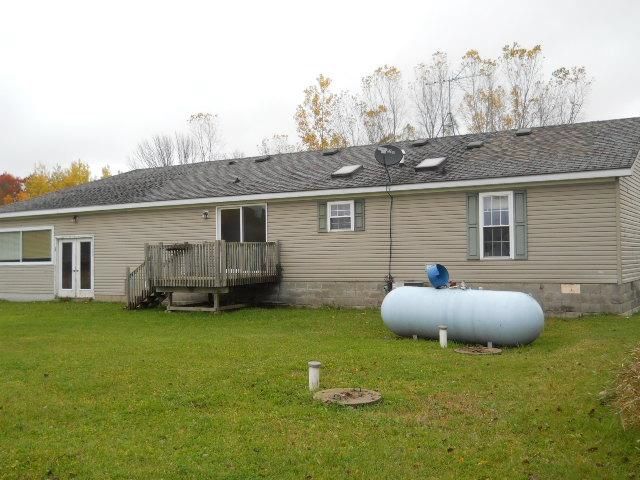 W287 Pearl St, Oneida, WI 54155