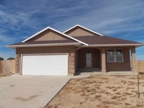 1313 E Bear Ln, Pueblo, CO 81007