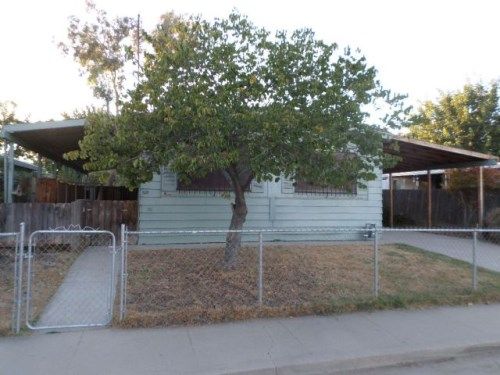 527 S Rose Avenue, Farmersville, CA 93223