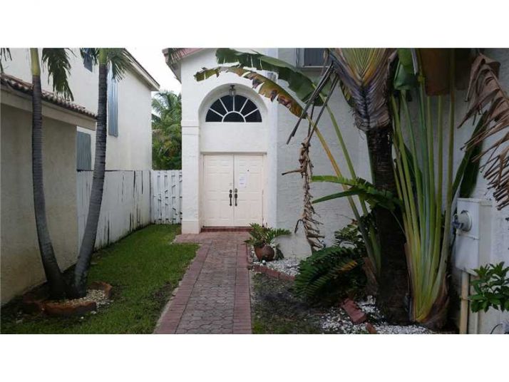 2032 SW 157 AV, Hollywood, FL 33027