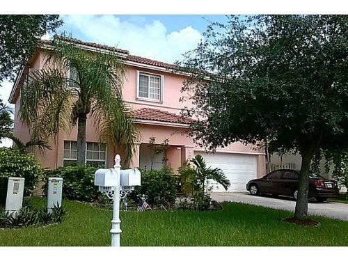 19421 NW 77 CT, Hialeah, FL 33015