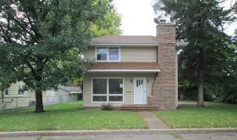 1031 E Olive St, Canton, IL 61520