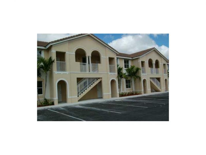 1692 SE 29 CT # 105, Homestead, FL 33035