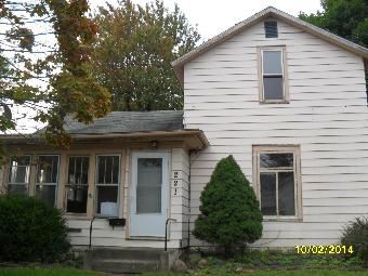 221 W Whitley St, Churubusco, IN 46723