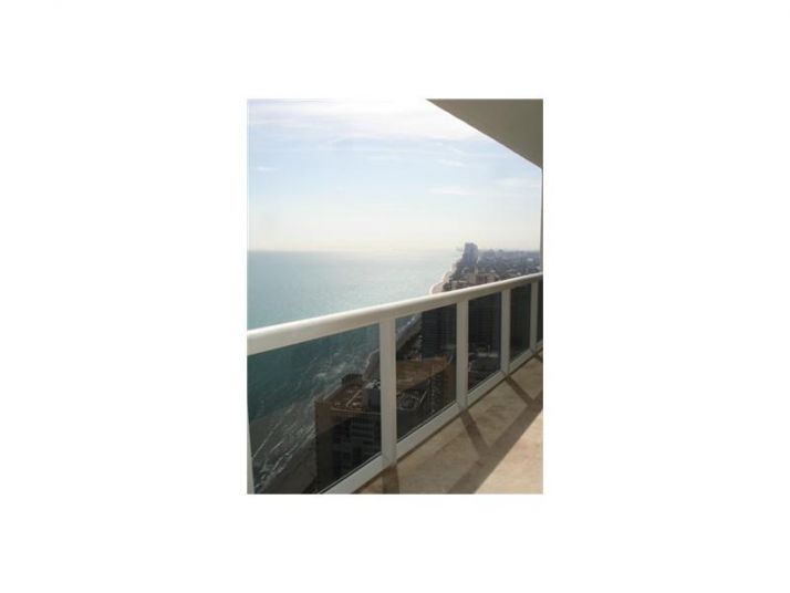 1850 S OCEAN DR # 4303, Hallandale, FL 33009