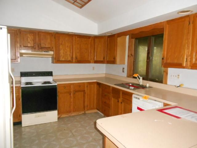 28 Cabin Still Rd, Delta, PA 17314