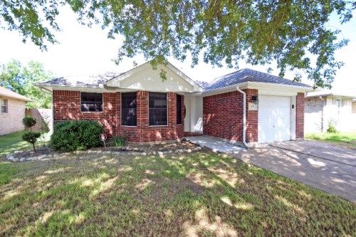 3071 Overland Trail, Dickinson, TX 77539