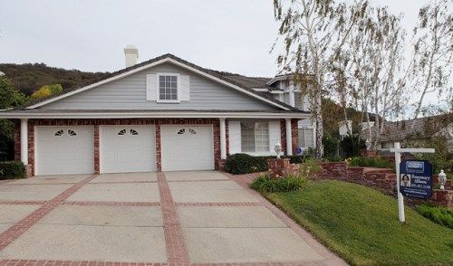 5450 E Napoleon Avenue, Oak Park, CA 91377