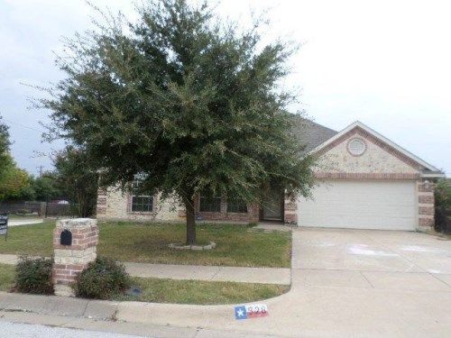 528 Meadowcrest Dr, Burleson, TX 76028