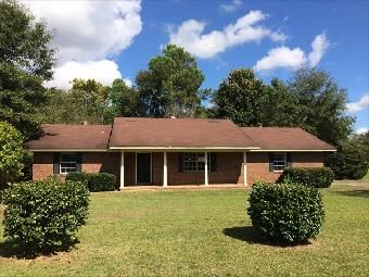 823 Meadows Dr, Atmore, AL 36502