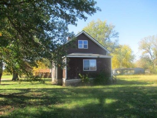 10192 297th St, Donahue, IA 52746