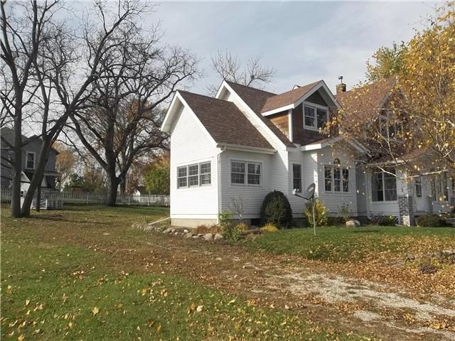 703 Des Moines St, Emmetsburg, IA 50536