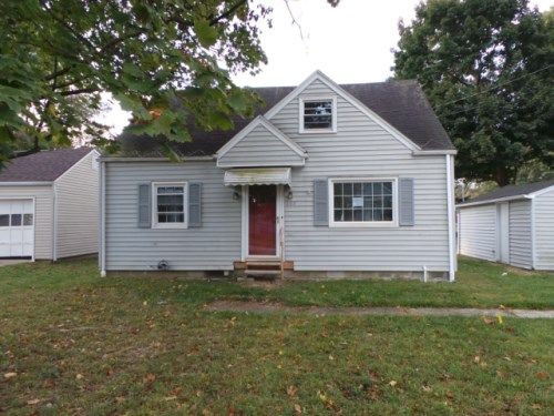 688 E Cassell Ave, Barberton, OH 44203