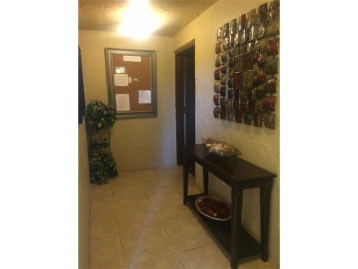 3150 W ROLLING HILLS CR # 208, Fort Lauderdale, FL 33328