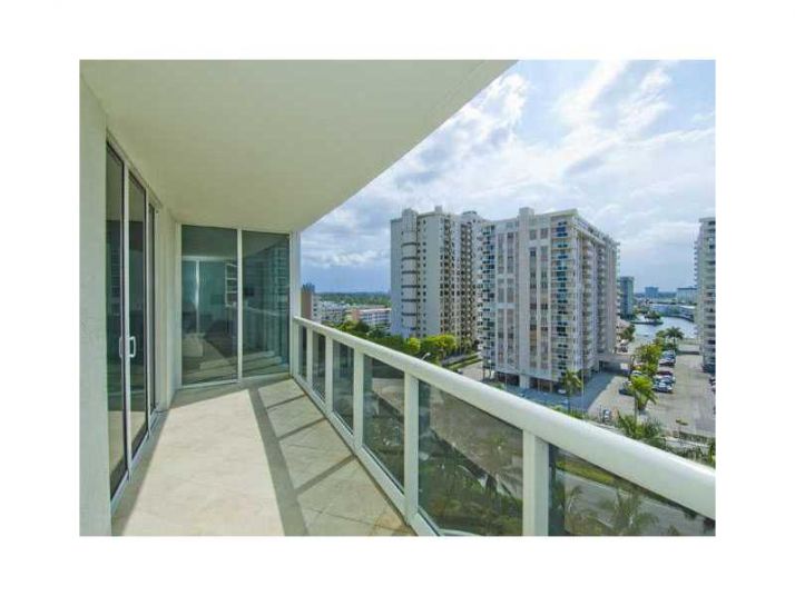 1850 OCEAN DR # 808, Hallandale, FL 33009