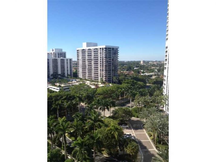 21055 YACHT CLUB DR # 1503, Miami, FL 33180