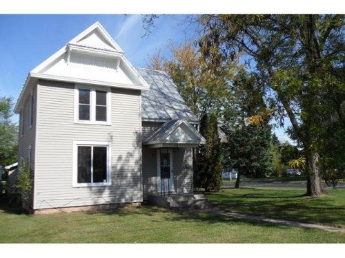 314 E Wisconsin St, Weyauwega, WI 54983