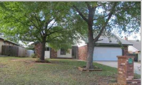 135 Hickory Hill St, Yukon, OK 73099