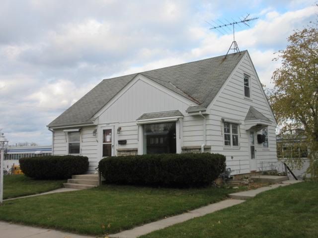 334 N Crowns St, Port Washington, WI 53074