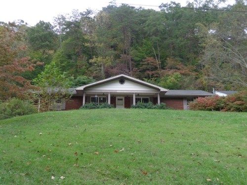 191 Armory Rd, Prestonsburg, KY 41653