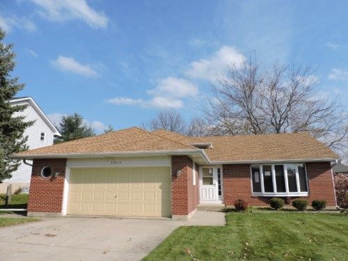 10612 Charles St, Huntley, IL 60142