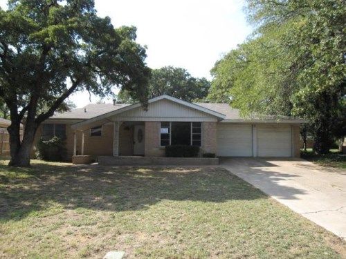 913 Lee Drive, Bedford, TX 76022